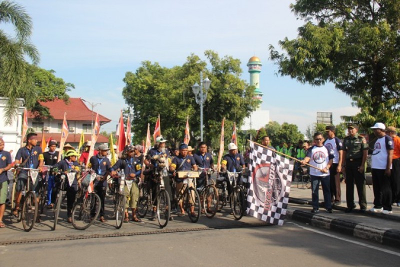 TIM KIRAB ESTAFET IVCA JAWA-BALI DILEPAS SEKDA KENDAL