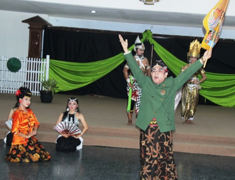 SRANDUL, Pementasan Kesenian dari Kendal di TMII Jakarta