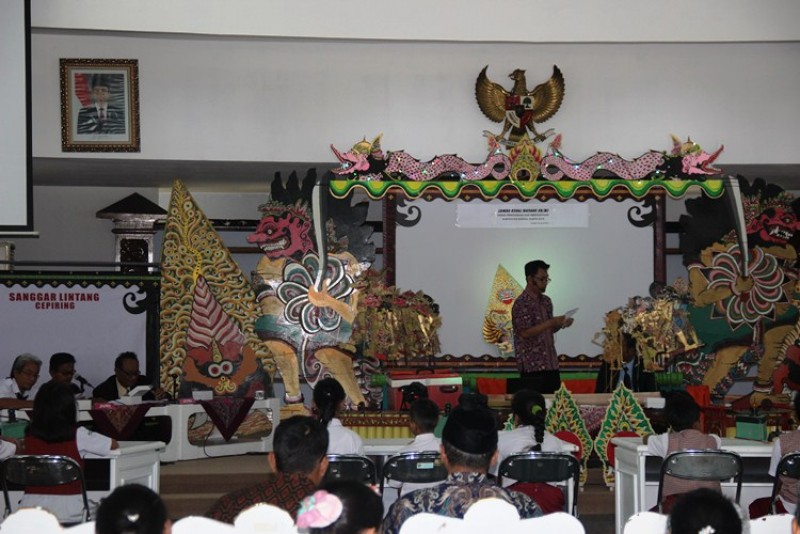 PEMBENTUKAN PERILAKU DAN KARAKTER YANG BAIK LEWAT WAYANG