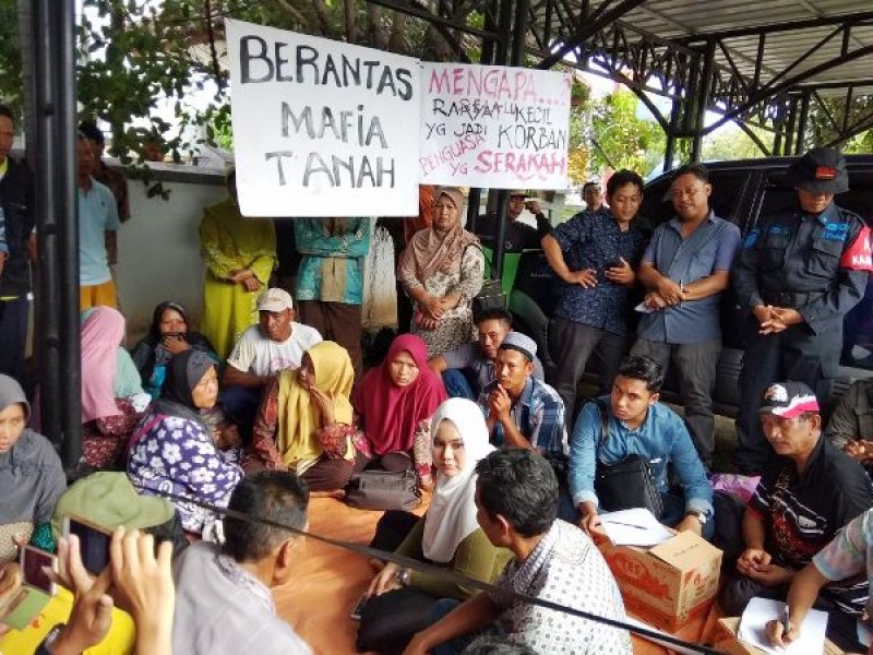 BUPATI MIRNA ANNISA TEMUI WARGA TERDAMPAK JALAN TOL