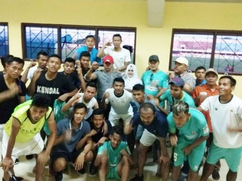 PERSIK KENDAL CUKUR GUNDUL ACEH UNITED 3-0  BUPATI MIRNA TERUS BERI SUPPORT