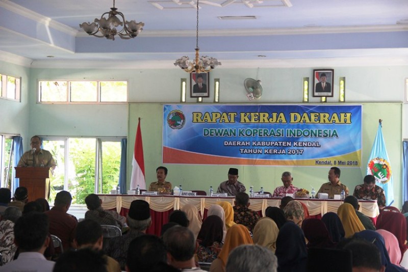 KOPERASI BISA MAJU DAN BERKEMBANG JIKA TIDAK MELUPAKAN JATI DIRINYA