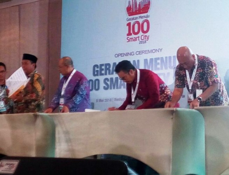 KENDAL TANDATANGANI MOU 100 SMART CITY