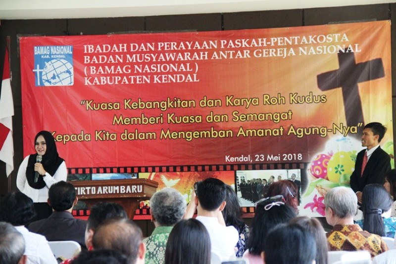BUPATI DORONG WARGA KRISTEN BERIKAN SUMBANGSIH PADA KABUPATEN KENDAL