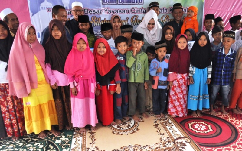 20 MURID KELUARGA DUAFA JADI ANAK-ASIH BUPATI MIRNA ANNISA