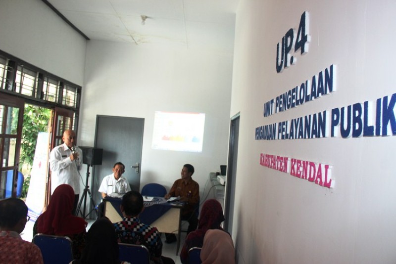DISKOMINFO KOTA PEKALONGAN STUDI TIRU UNIT PELAYANAN DAN PENGADUAN KENDAL