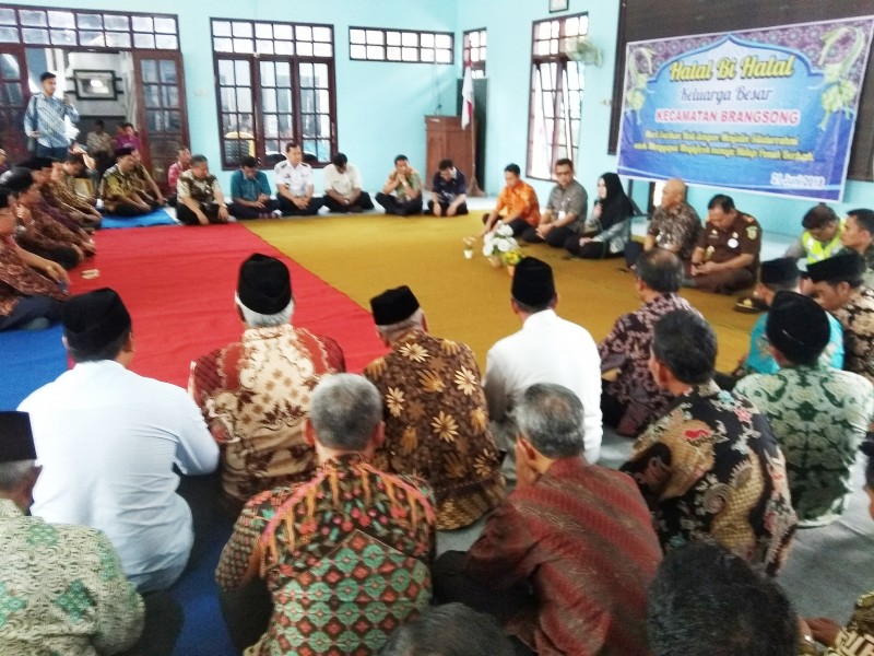 BUPATI MIRNA ANNISA SAFARI HALAL BIHALAL KELILING KECAMATAN