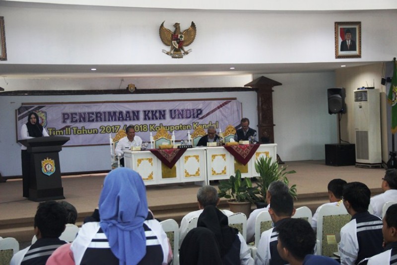 BUPATI KENDAL PADA MAHASISA KKN UNDIP : KAMI BUTUH INPUT BANGUN KENDAL