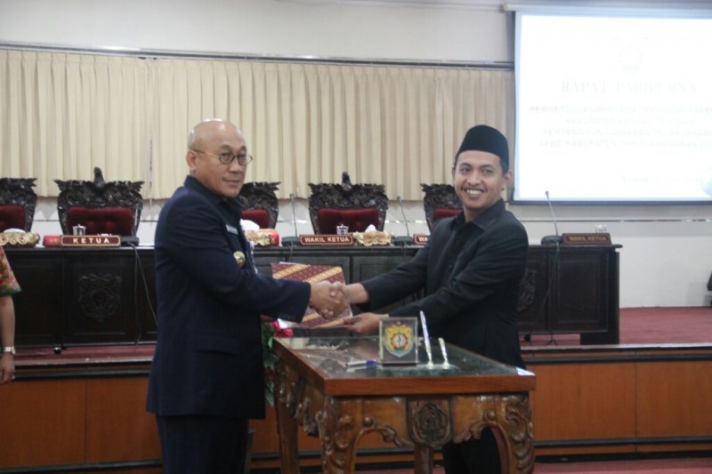 DEWAN SETUJUI RAPERDA PERTANGGUNGJAWABAN PELAKSANAAN ABBD 2017