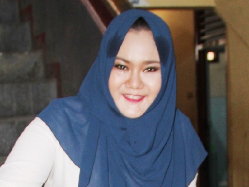 BUPATI MIRNA ANNISA CIPTAKAN LAGU ASLI KENDAL HADIAH HARI JADI KENDAL