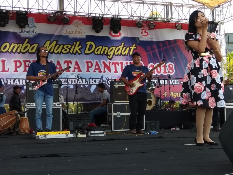 LAGU ASLI KENDAL CIPTAAN BUPATI MIRNA JADI MATERI LOMBA MUSIK DANGDUT