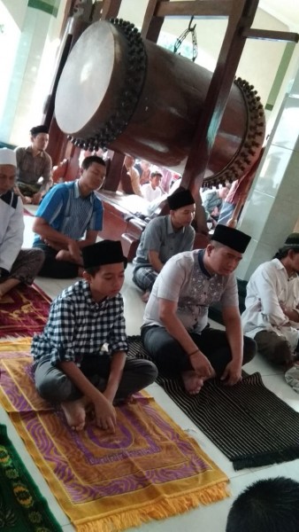 HIKMAH MENJALAKAN  SHOLAT IDUL ADHA DAN BERQURBAN