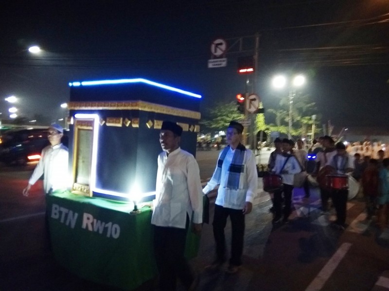 Karnaval Malam Hari menyambut Idul Adha Berlangsung Meriah