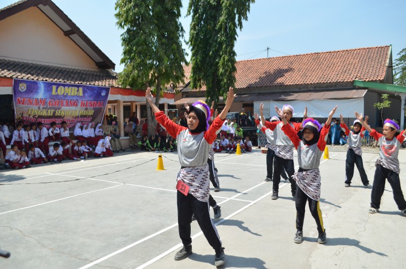 KENALKAN SENAM GOYANG KENDAL, UPTD DIKBUD PEGANDON GELAR LOMBA UNTUK SD