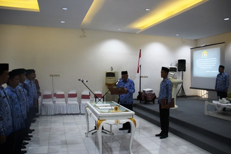 WABUP KENDAL LANTIK 15 PEJABAT PENGAWAS DAN ADMINISTRATOR