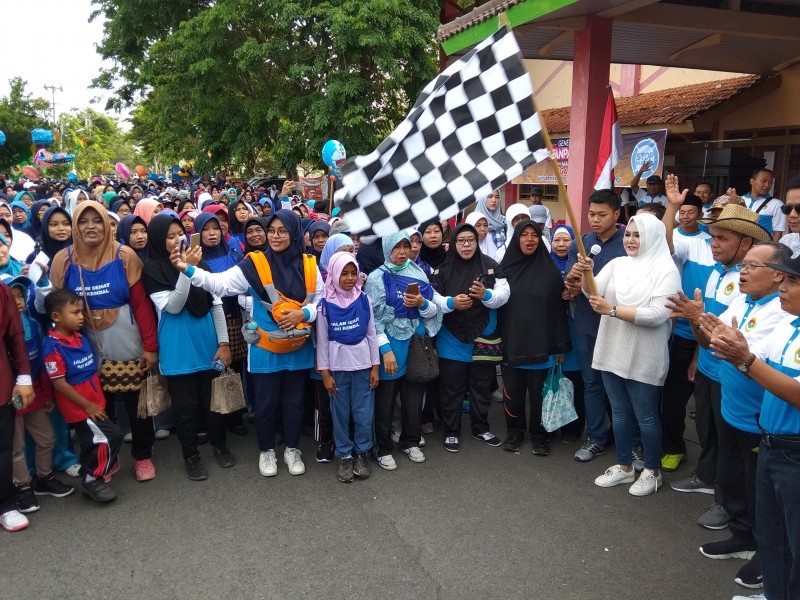 BUPATI MELEPAS PESERTA JALAN SEHAT LDII  PERINGATI HARI SUMPAH PEMUDA