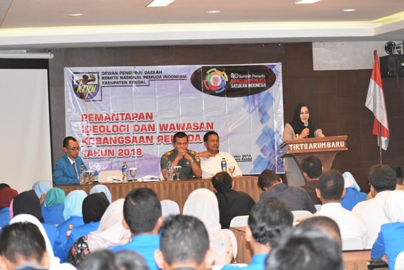 BUPATI MIRNA : SELAMAT, KNPI PELOPORI SEKOLAH POLITIK PERTAMA DI KENDAL