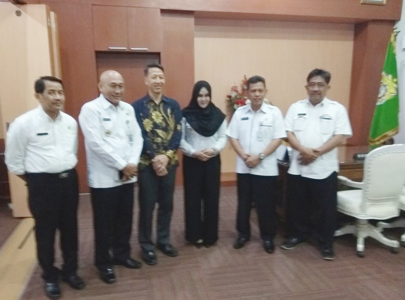 ECONOMIC COUNSELOR KEDUBES AMERIKA JAJAGI POTENSI INVESTASI DI KENDAL