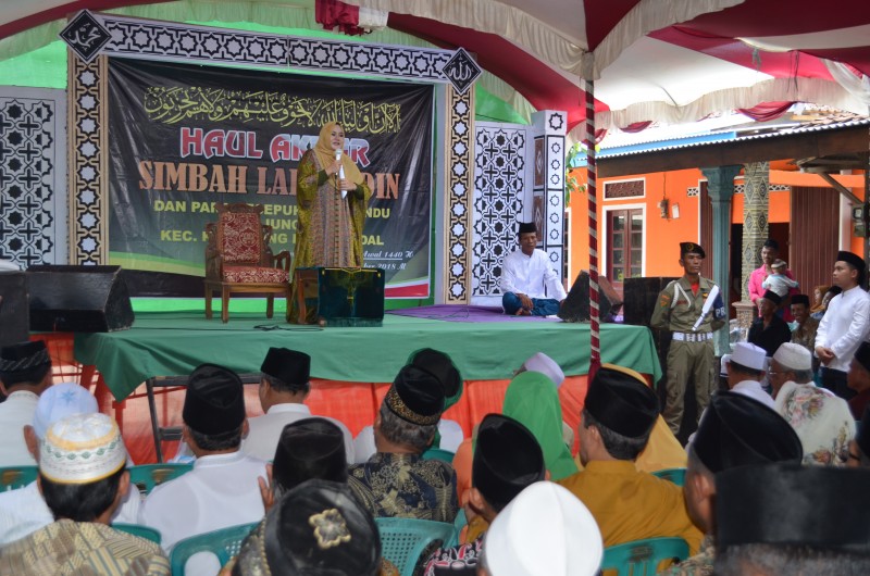 JADILAH  MASYARAKAT  BERIBADAT