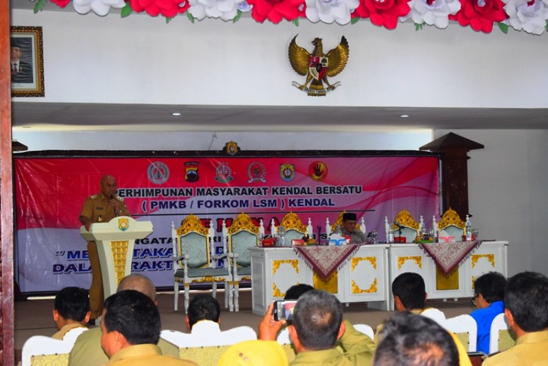 PENDIDIKAN AKHLAK YANG BAIK SENJATA LAWAN KORUPSI