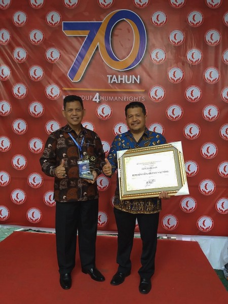 Wakil Presiden Yusuf Kalla Serahkan Penghargaan HAM untuk Kabupaten Kendal
