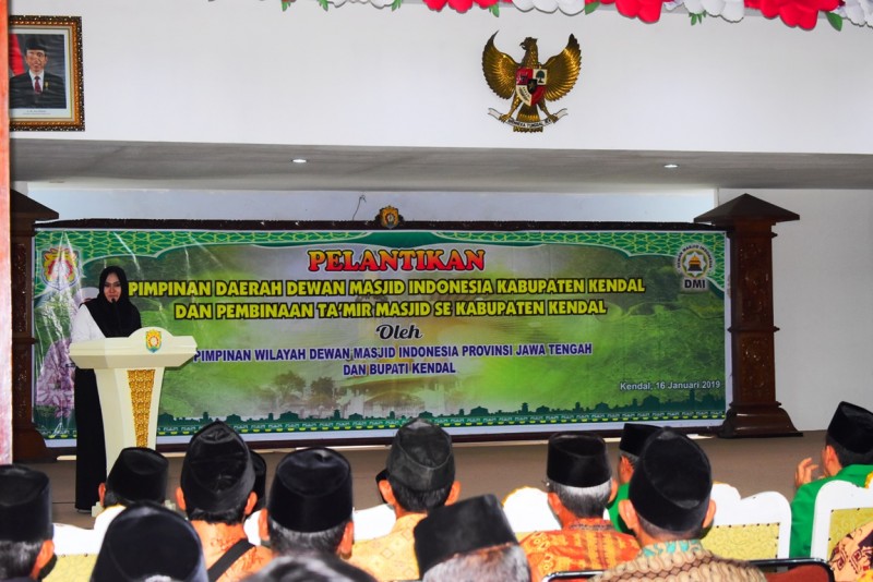 BUPATI MIRNA : MASJID BUKAN HANYA TEMPAT IBADAH