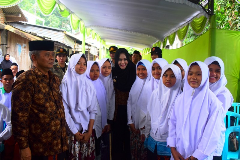 BUPATI HADIRI SARASEHAN PONPES SE EKS PEMBANTU GUBERNUR JATENG