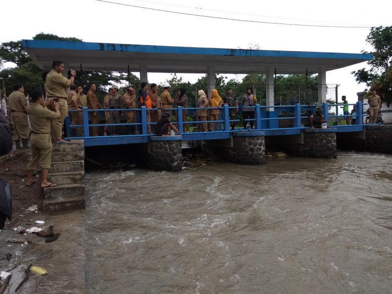 PEMPROV JATENG DAN PEMKAB  KENDAL SATUKAN LANGKAH TANGANI SUNGAI