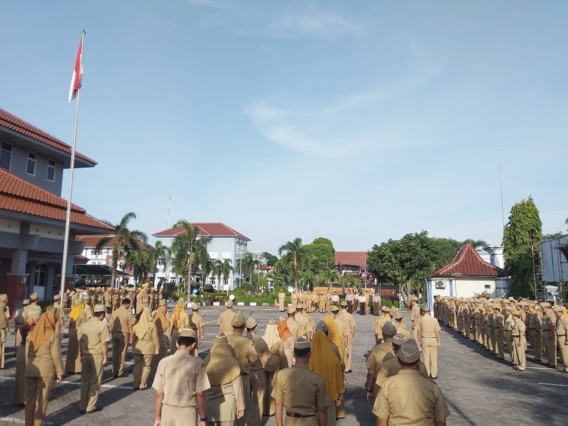 HADAPI PEMILU, BUPATI MIRNA  MINTA MASYARAKAT MENJAGA KERUKUNAN