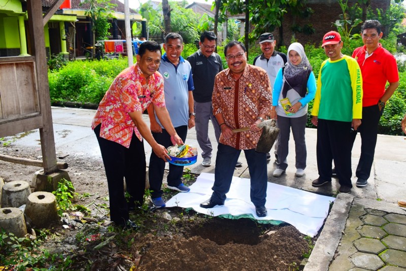 PEMKAB KENDAL GENCARKAN AKSI PEMBERANTASAN NYAMUK DEMAM BERDARAH DENGUE
