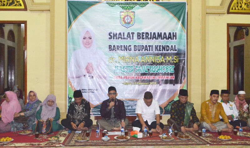 USAI SHOLAT BERJAMAAH KELILING, PEMDA KENDAL BERDIALOG  DENGAN WARGA