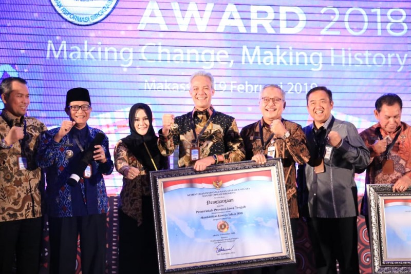 KENDAL RAIH PENGHARGAAN  AKUNTABILITAS KINERJA SAKIP AWARD