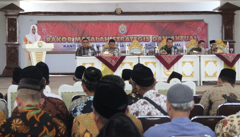 PEMKAB KENDAL GELAR RAKOR MASALAH STRATEGIS DAN AKTUAL