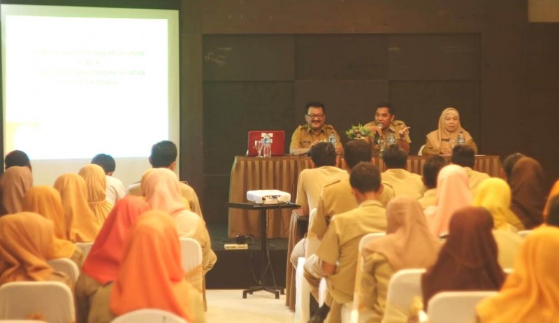 TINGKATKAN PELAYANAN TERBAIK, DKK KENDAL ADAKAN PELATIHAN PUBLIC SPEAKING