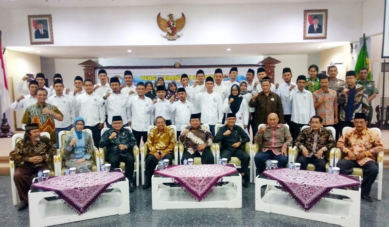 WAKIL BUPATI KENDAL HADIRI PENGUKUHAN DAN SERASEHAN IKA PMII KENDAL