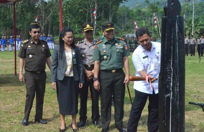 SEKDA KENDAL RESMI TUTUP TMMD SENGKUYUNG  TAHAP I TAHUN 2019