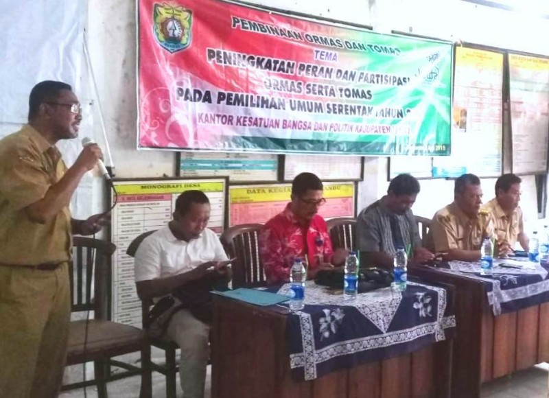 KESBANGPOL KENDAL BERI PENDIDIKAN POLITIK DI DESA RINGINARUM
