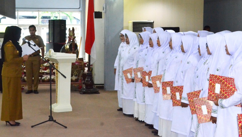 BUPATI MIRNA LANTIK PENGURUS MTP IPHI KENDAL MASA BHAKTI TAHUN 2019-2024