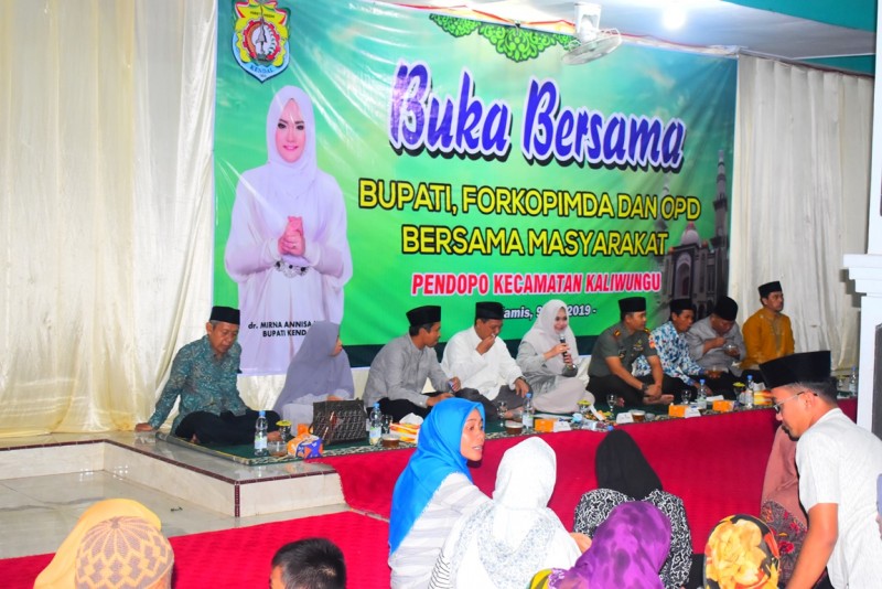 BUPATI MIRNA ANNISA BUKA PUASA BERSAMA MASYARAKAT KALIWUNGU