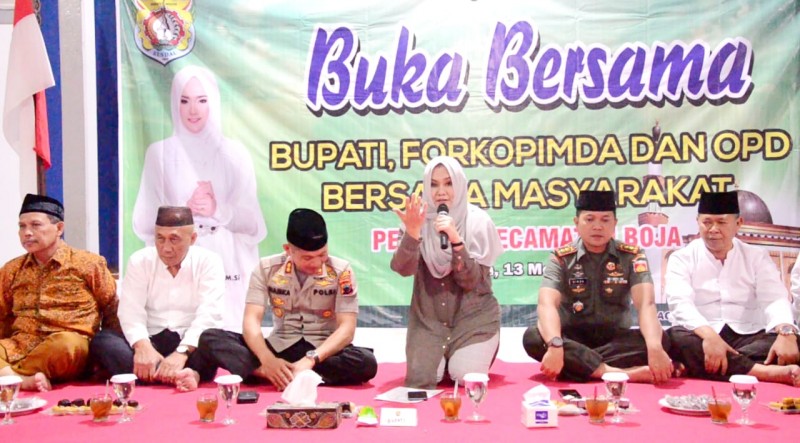 ACARA BUKA PUASA DI BOJA, BUPATI MIRNA AJAK MASYARAKAT BERDIALOG