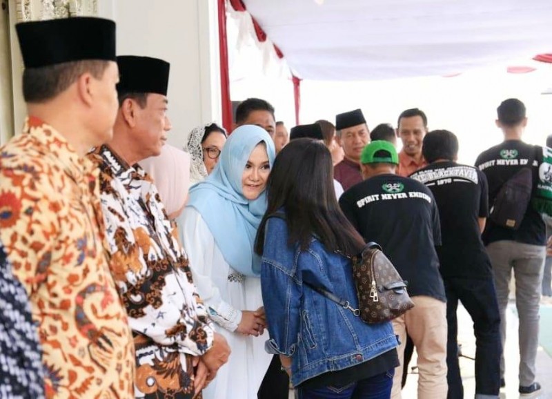 BUPATI MIRNA BERHALAL BIHALAL BERSAMA OPD DAN KOMUNITAS KENDAL