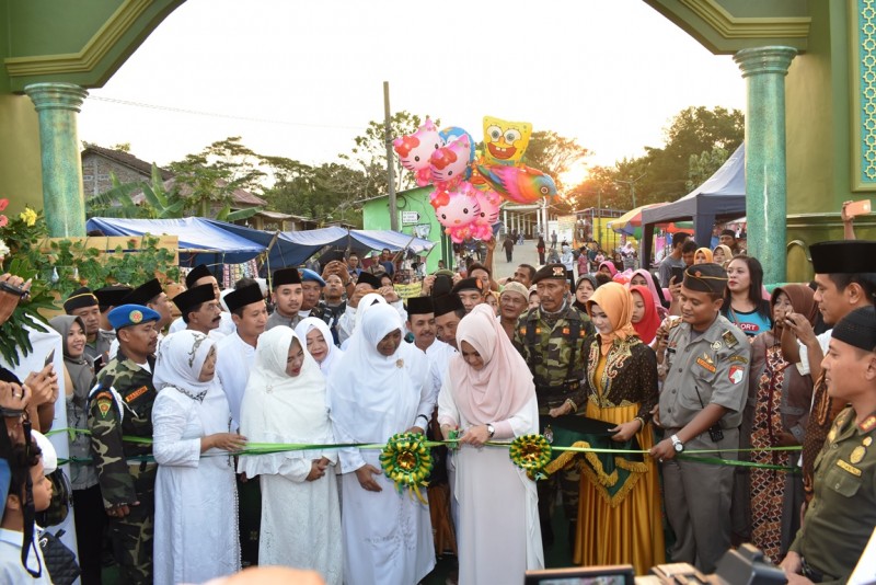 BUKA SYAWALAN, BUPATI MIRNA SEKALIGUS RESMIKAN GAPURA WISATA RELIGI