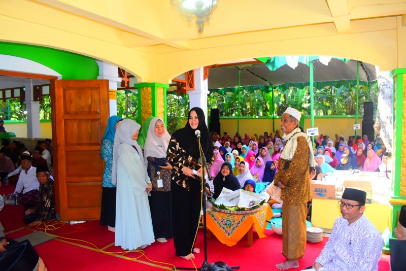 BUPATI MIRNA PASTIKAN PROGRAM PEMBANGUNAN JALAN TERUS