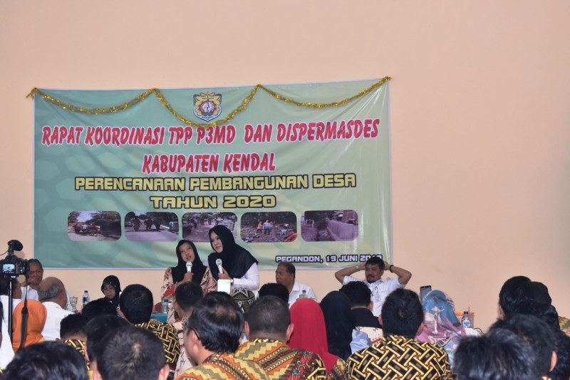 BUMDES MAKIN BERKEMBANG, KENDAL DINYATAKAN BEBAS DESA TERTINGGAL