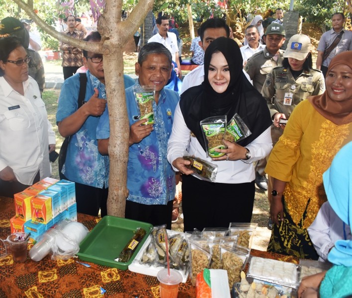 PEMKAB KENDAL KAMPANYEKAN GERAKAN GEMAR MAKAN IKAN PADA ANAK SEKOLAH
