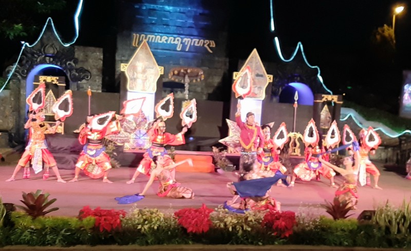 PEMKAB KENDAL GELAR PENTAS SENI BUDAYA WAYANG ORANG DI TMII