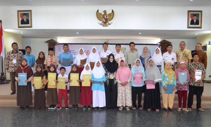 BUPATI MIRNA INGIN KENDAL JADI PELOPOR ORANG TUA ASUH BAGI YATIM PIATU