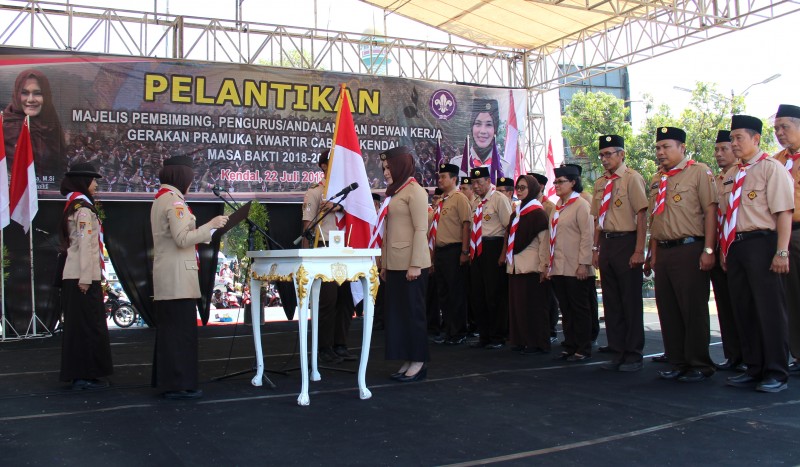HJ. SITI GANJAR PRANOWO ATIKOH LANTIK BUPATI MIRNA MENJADI KETUA MABICAB