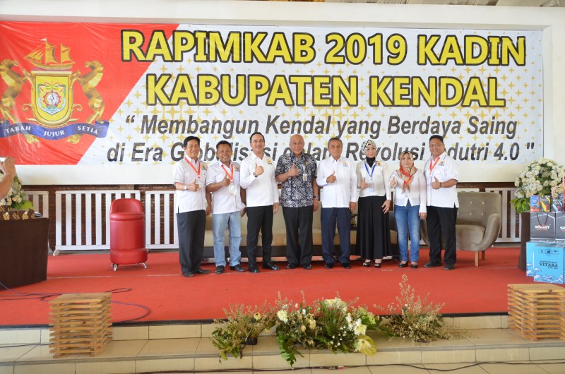 KADIN KENDAL GELAR RAPIMKAB