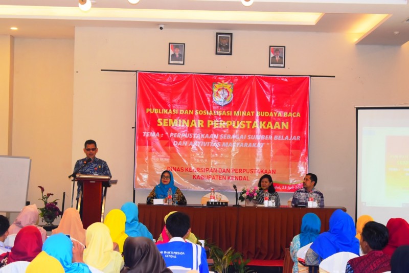 PEMKAB KENDAL JADIKAN PERPUSTAKAAN SEBAGAI TEMPAT KEGIATAN MASYARAKAT